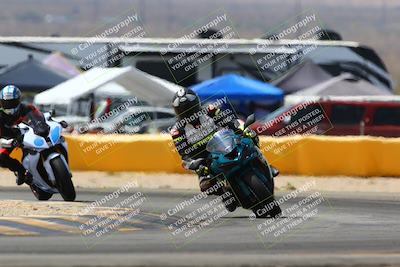 media/Apr-09-2022-SoCal Trackdays (Sat) [[c9e19a26ab]]/Turn 2 (1140am)/